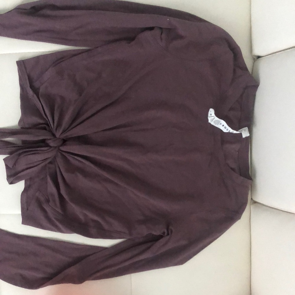 cropped lululemon workout shirt (long sleeve)